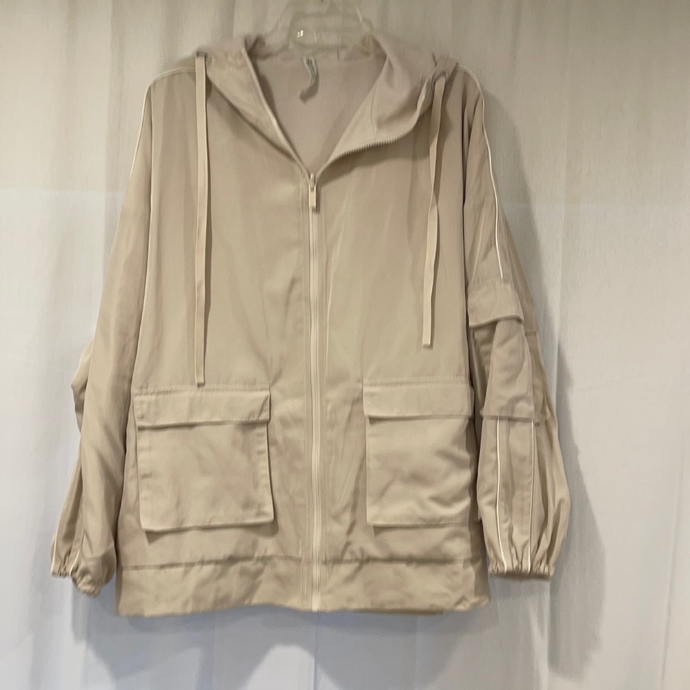 Like-new Alo yoga reversible legion jacket in bone